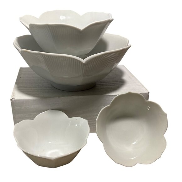 4 Petal Shaped Lotus Bowls White Ceramic Textured Minamilist Elegant Vintage - Picture 2 of 13